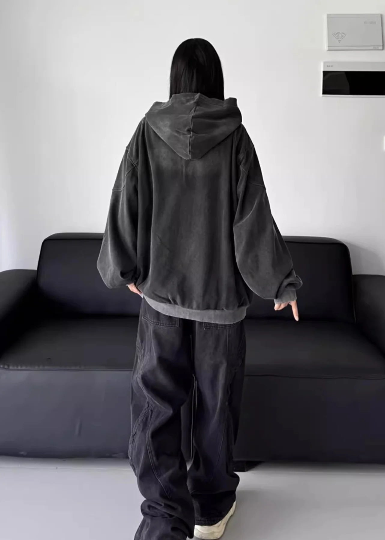 ESSENTIAL BLACK ZIP HOODIE MNW1997