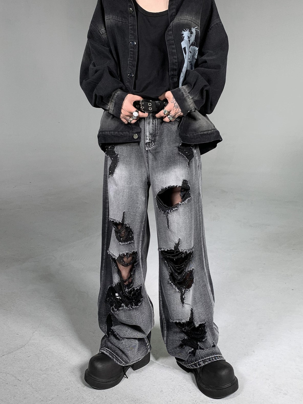 DESTRUCTIVE HOLE DENIM MNW920