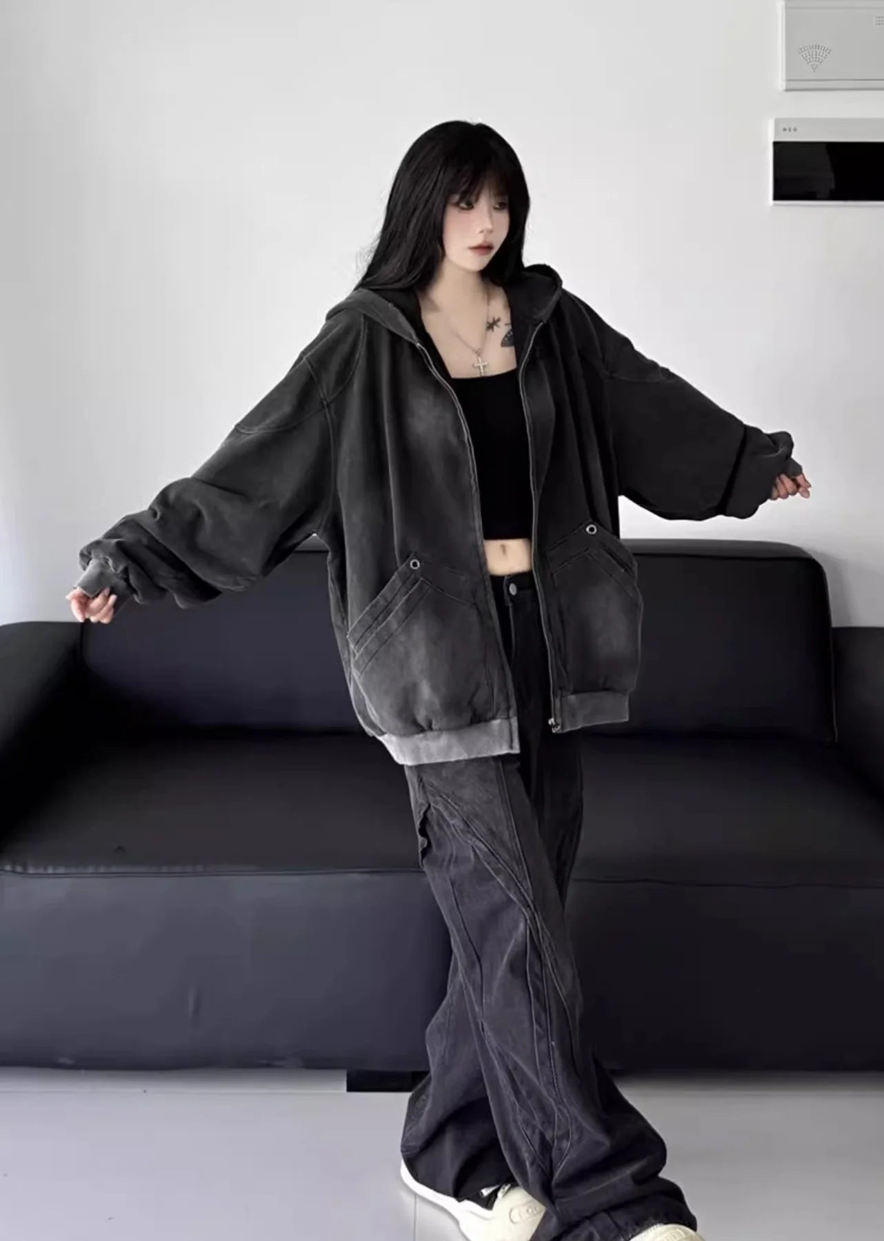 ESSENTIAL BLACK ZIP HOODIE MNW1997