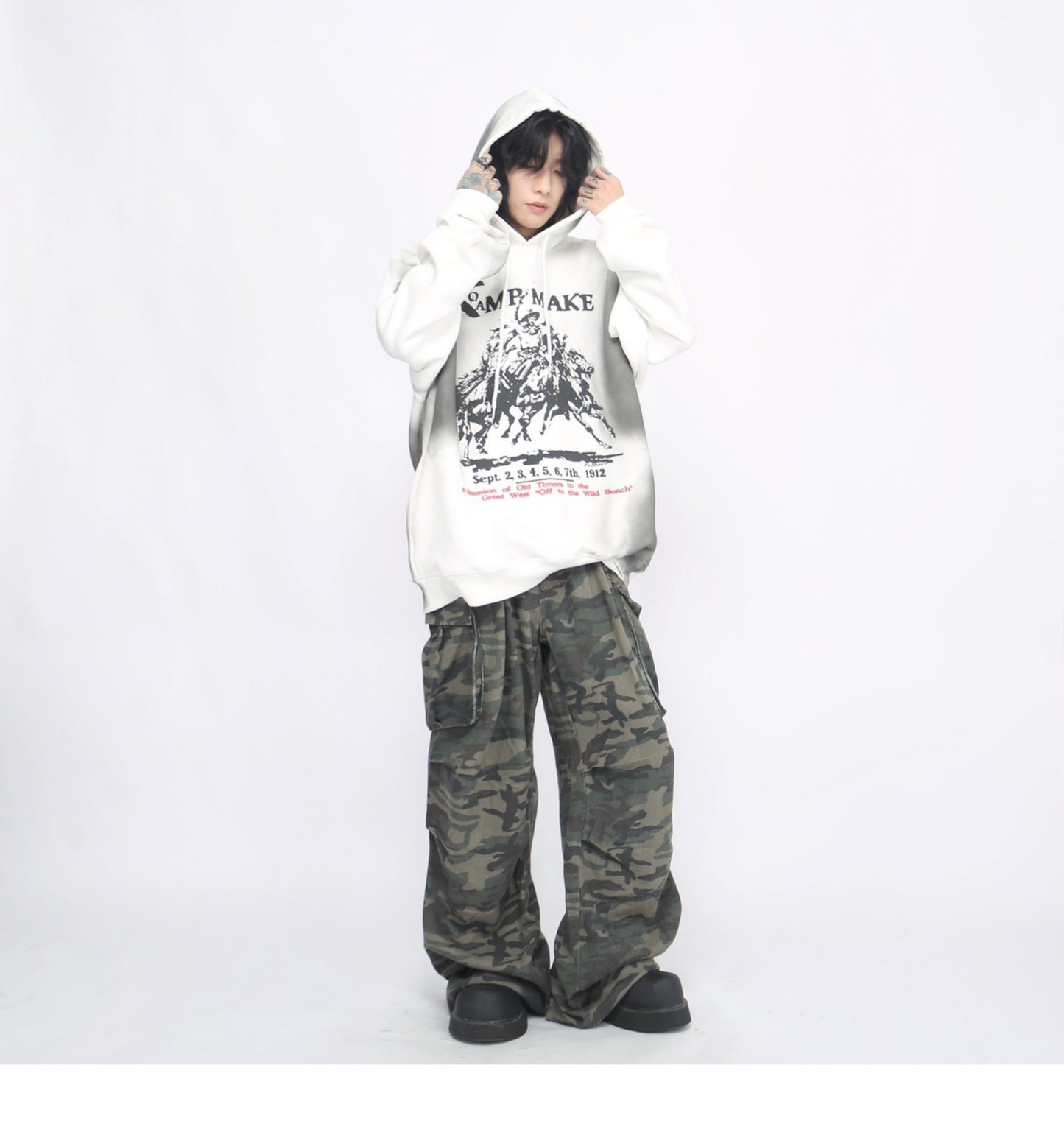 RETRO GRAFFITI HOODIE MNW1896