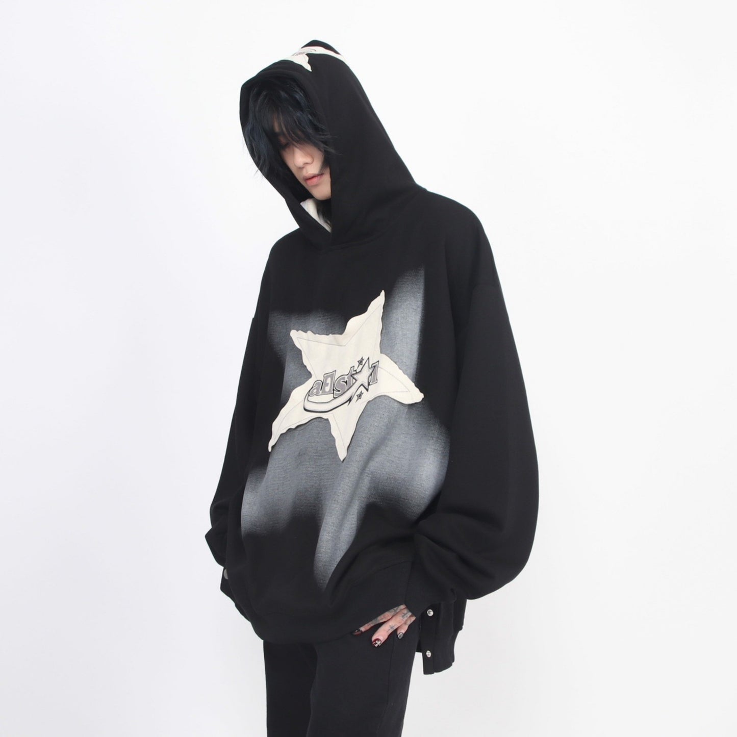 AMBIGUOUS STAR HOODIE MNW1070