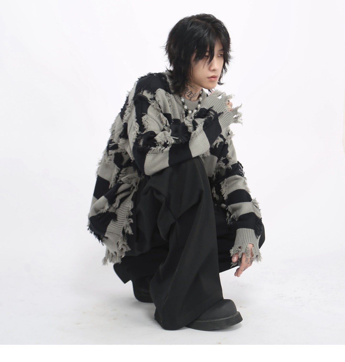 STAR BORDER DAMAGE KNIT MNW1893