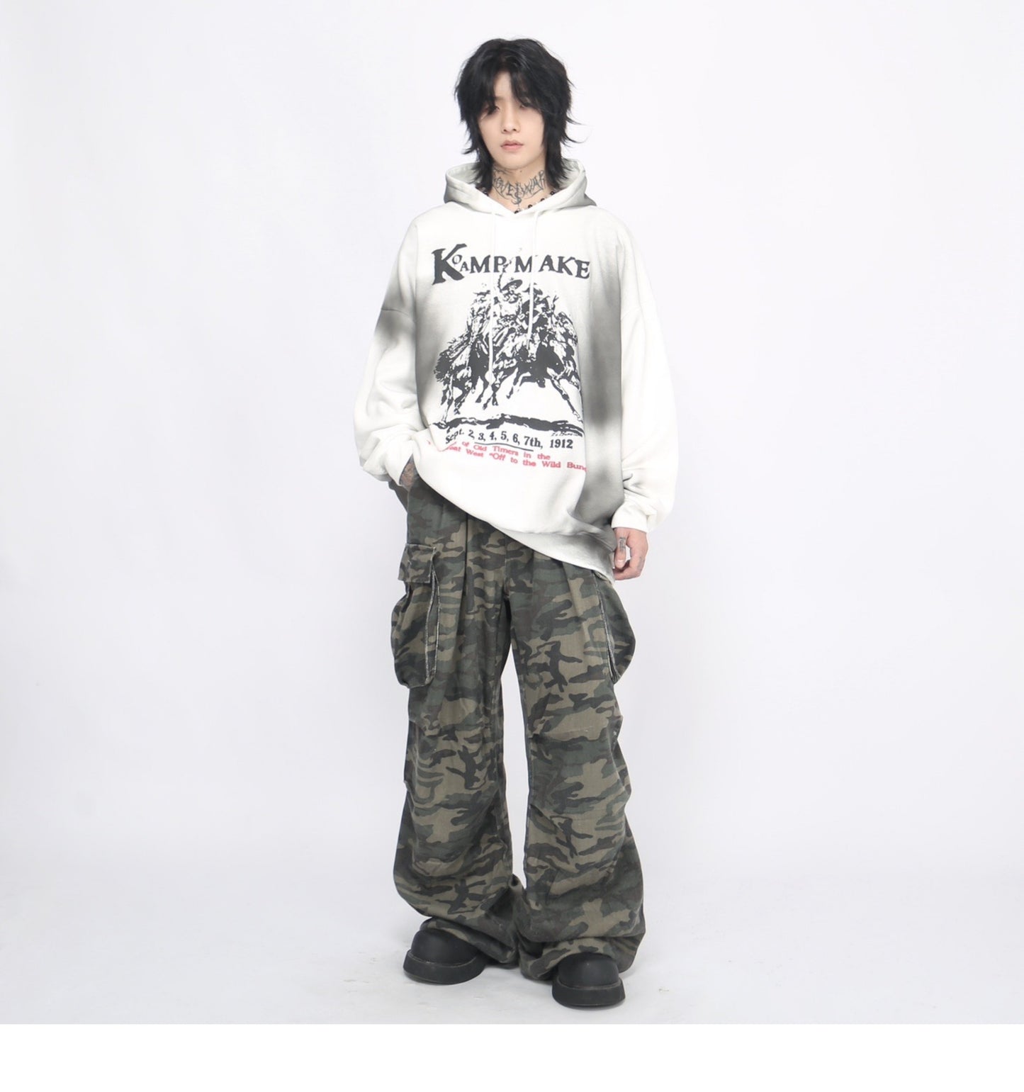 RETRO GRAFFITI HOODIE MNW1896