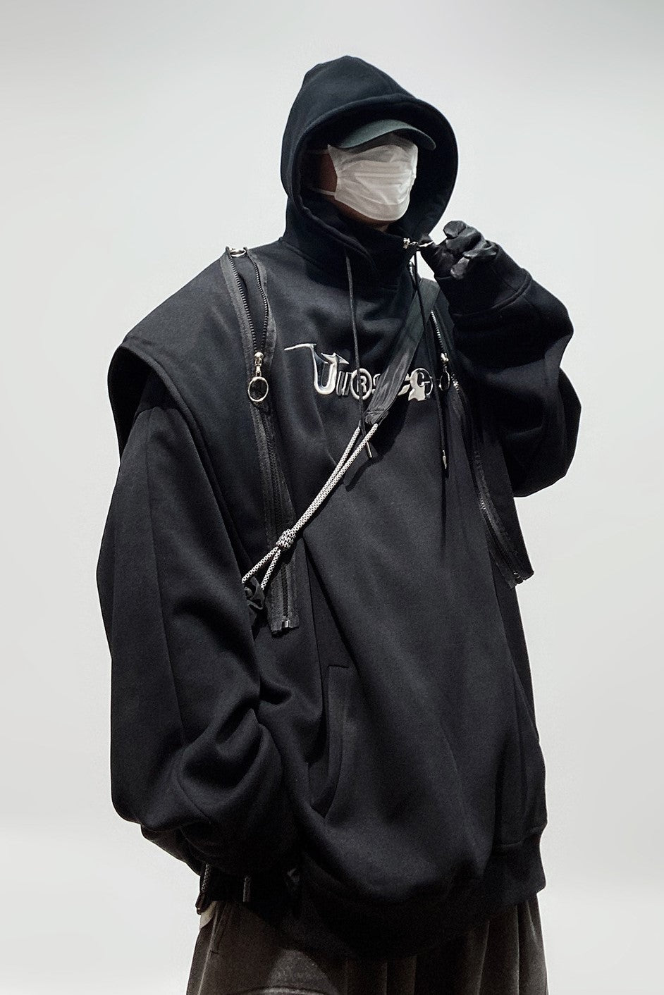 HIGH NECK ZIP HOODIE MNW1634