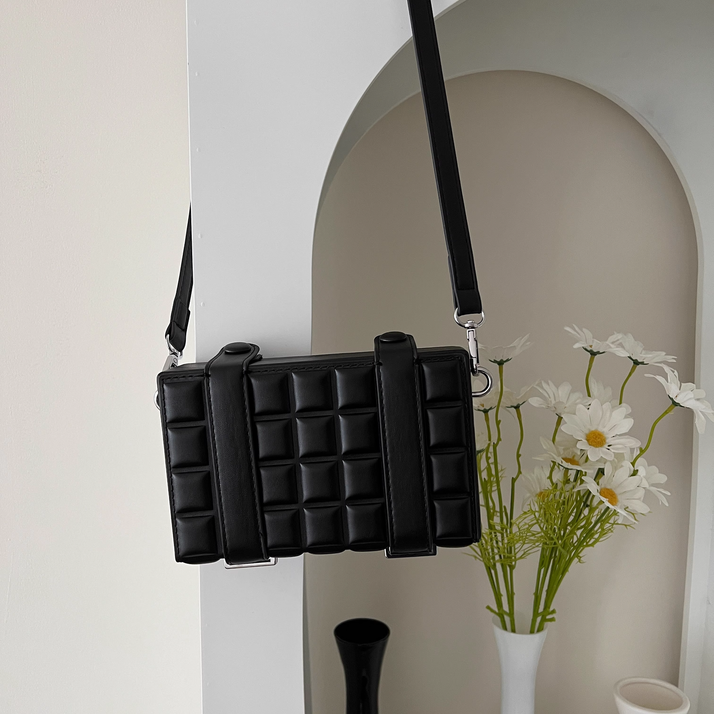 SQUARE SHOULDER BAG MNW844