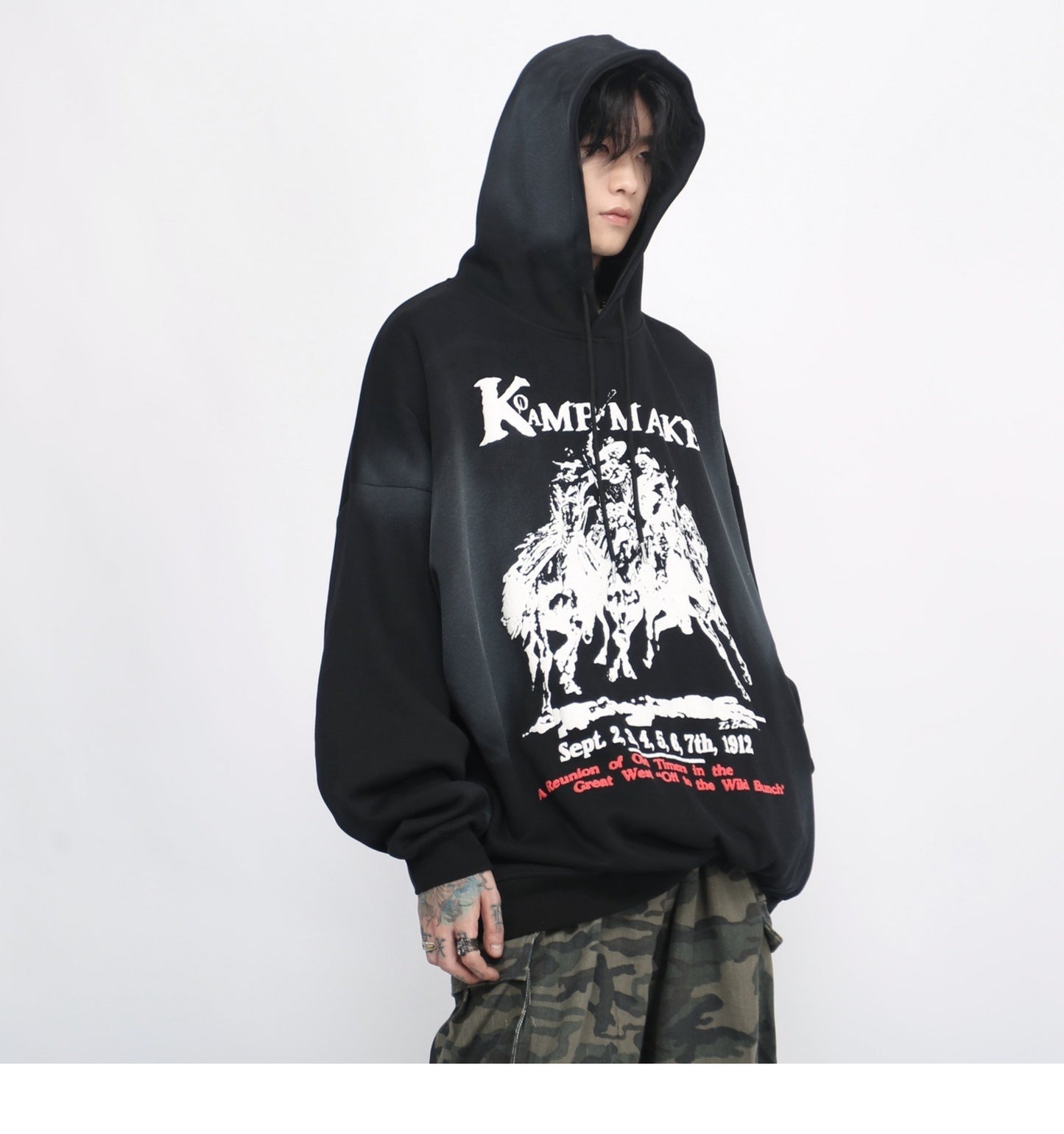 RETRO GRAFFITI HOODIE MNW1896