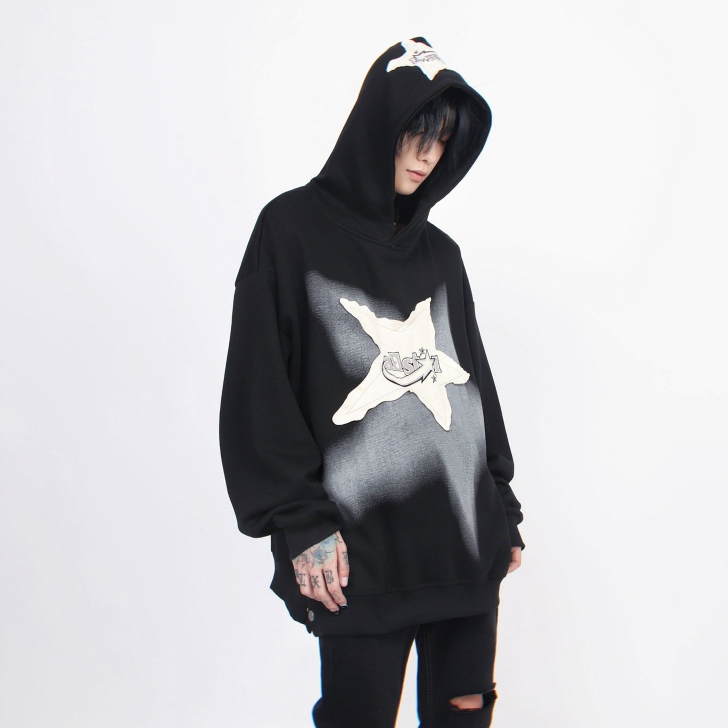AMBIGUOUS STAR HOODIE MNW1070