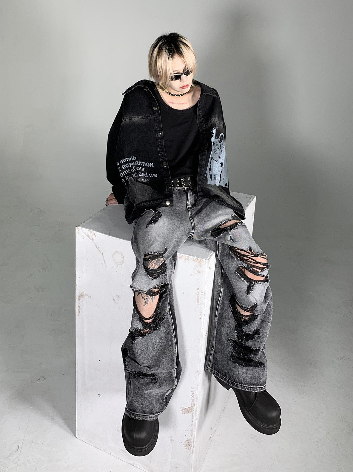DESTRUCTIVE HOLE DENIM MNW920
