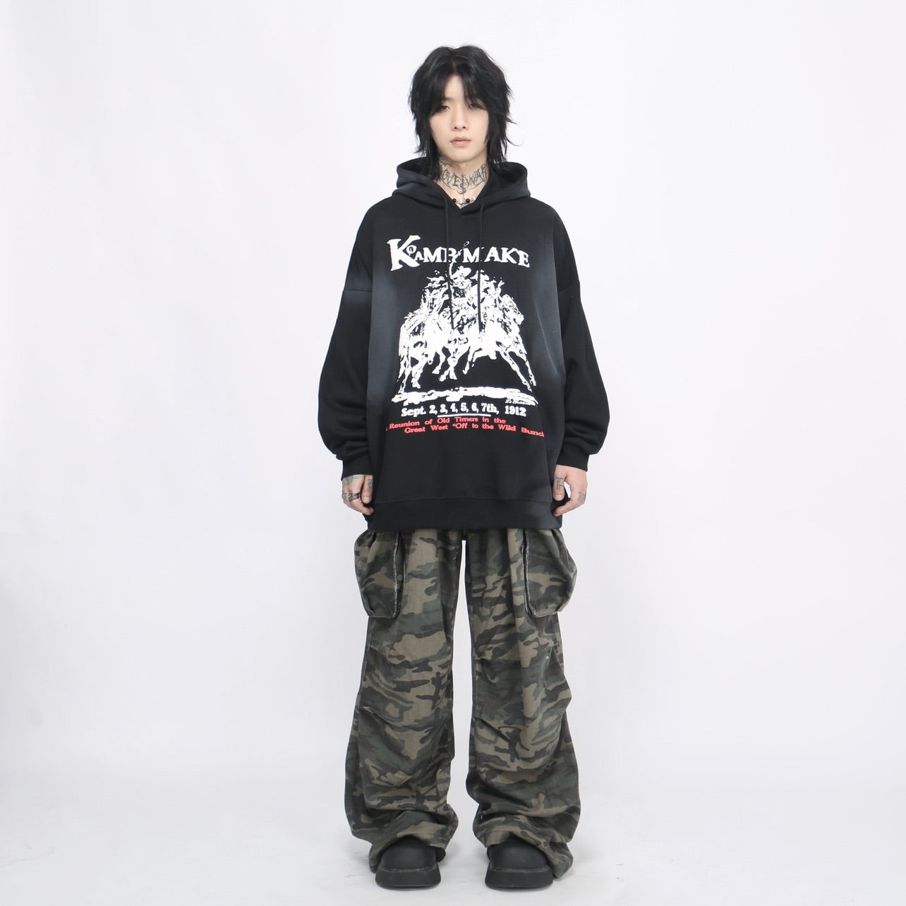 RETRO GRAFFITI HOODIE MNW1896