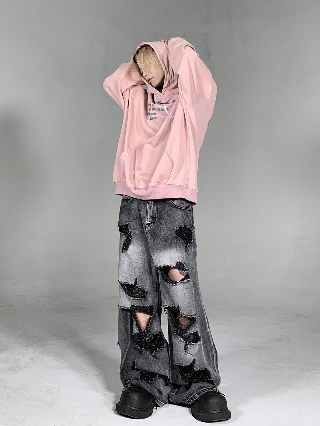 DESTRUCTIVE HOLE DENIM MNW920