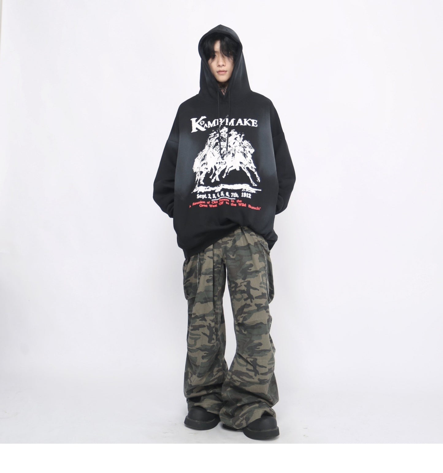 RETRO GRAFFITI HOODIE MNW1896