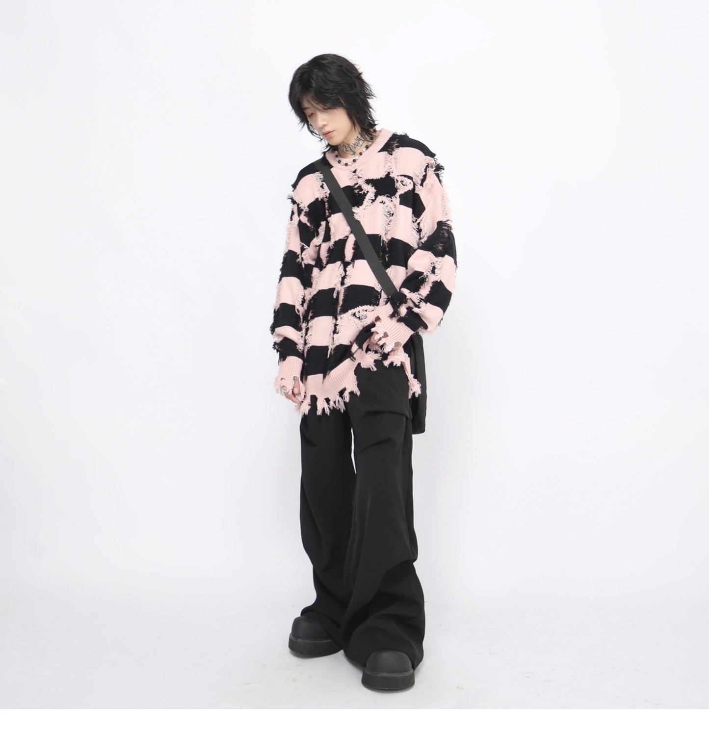 STAR BORDER DAMAGE KNIT MNW1893