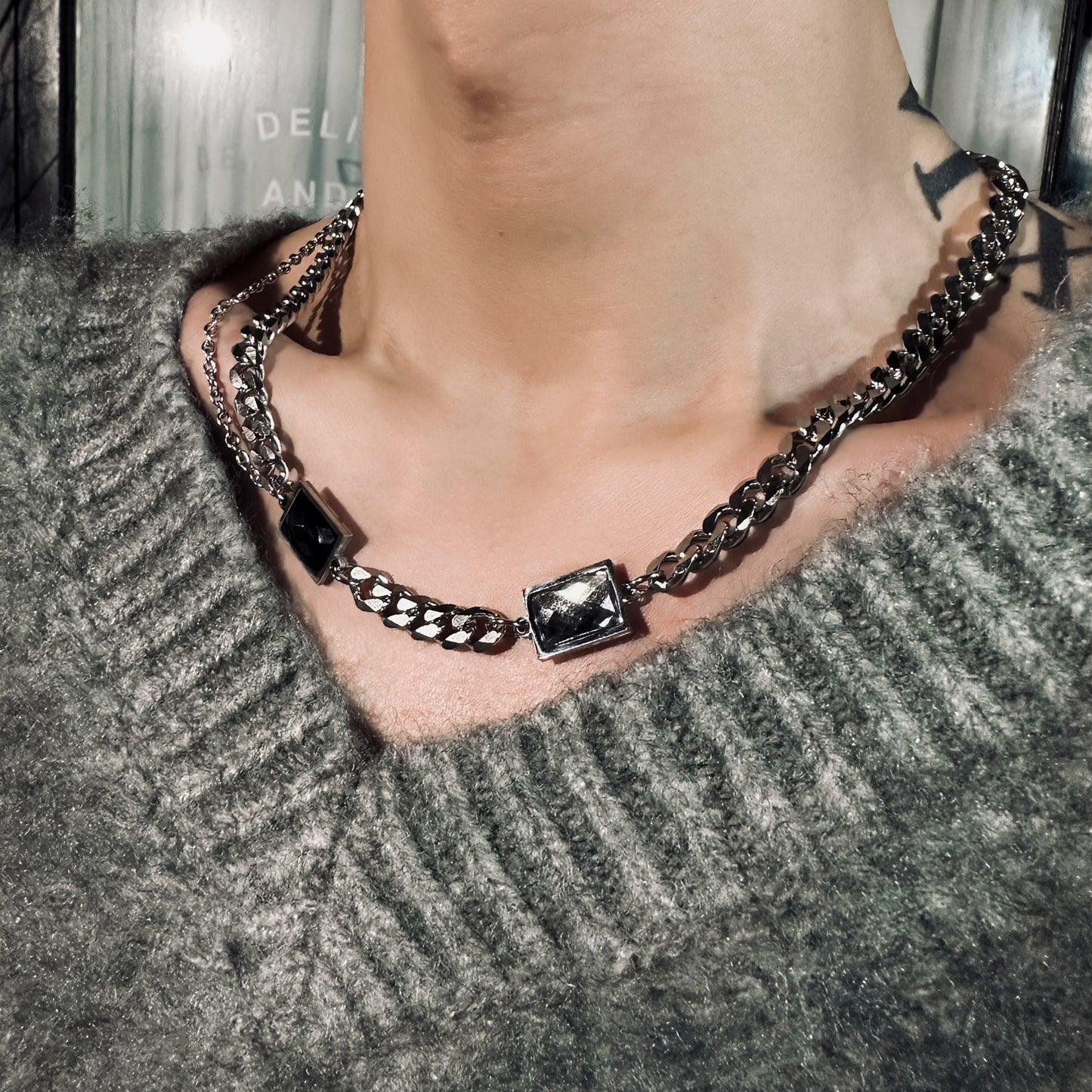 SQUARE MOTIF NECKLACE MNW160