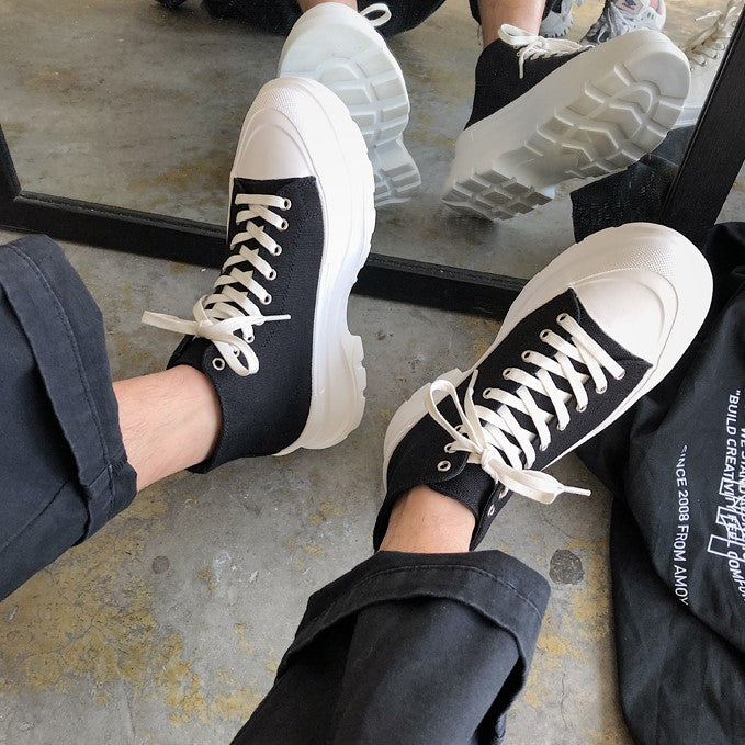 LACE-UP VOLUME SNEAKERS M025