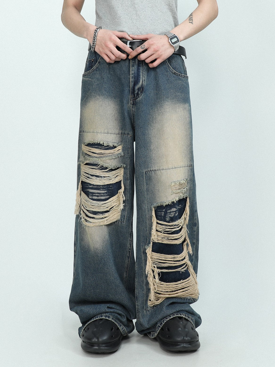 ASYMMETRIC DAMAGED DENIM PANTS MNW386