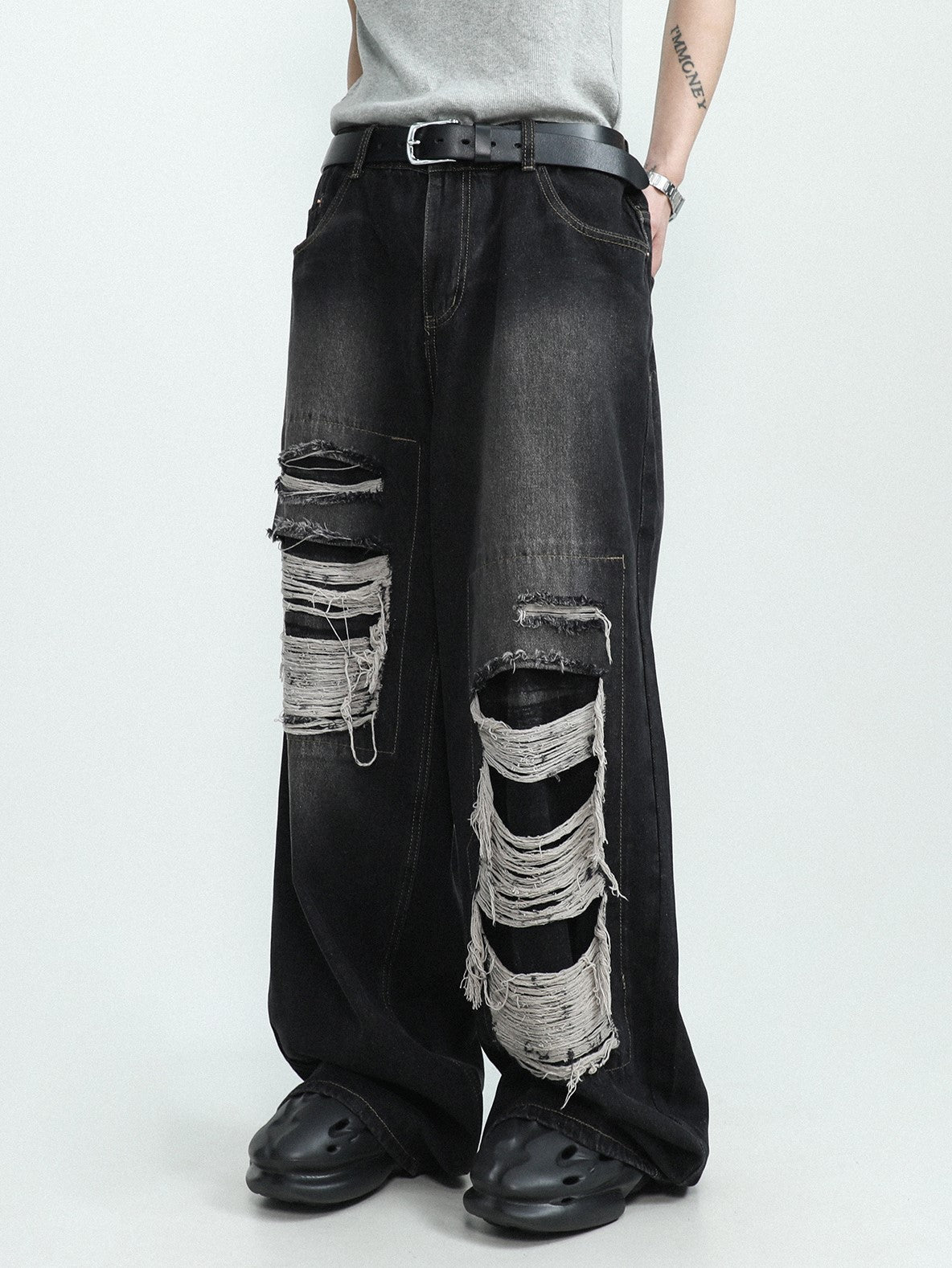 ASYMMETRIC DAMAGED DENIM PANTS MNW386
