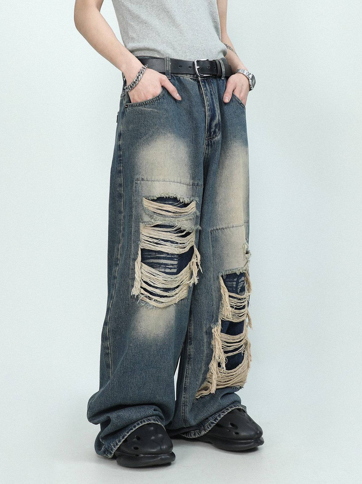 ASYMMETRIC DAMAGED DENIM PANTS MNW386