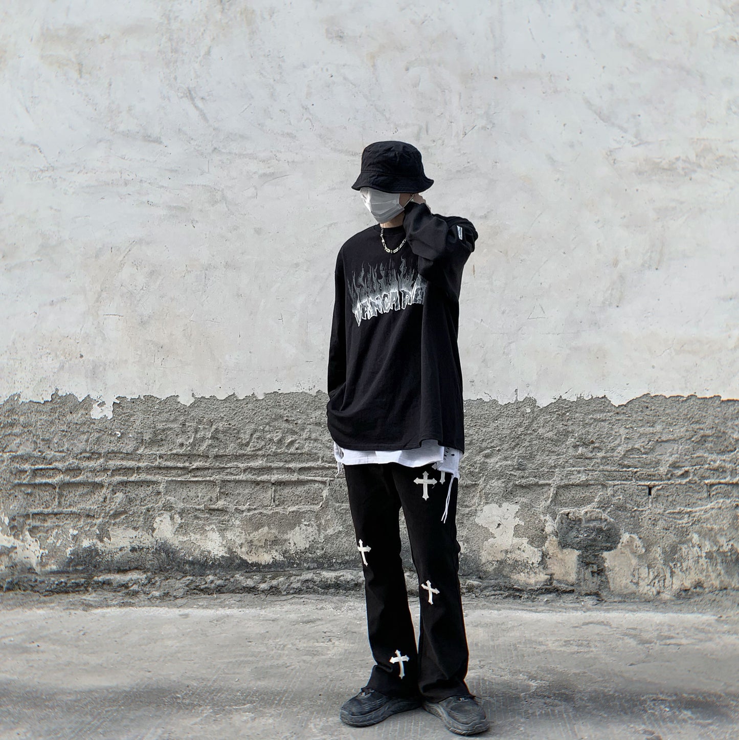 CROSS MOTIF STRAIGHT PANTS MNW371