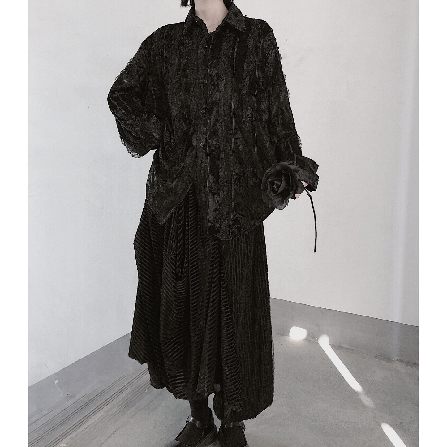 LACE DESIGN VELVET LOOSE SHIRT MNW2104