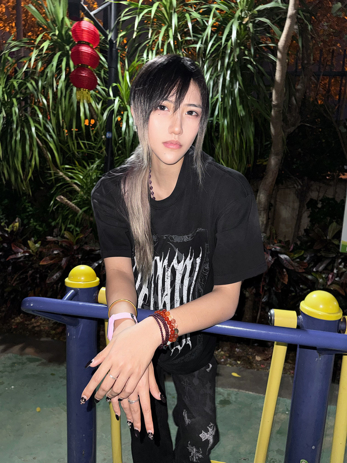 TIGHT SILHOUETTE SHORT-SLEEVED T-SHIRT MNW2095