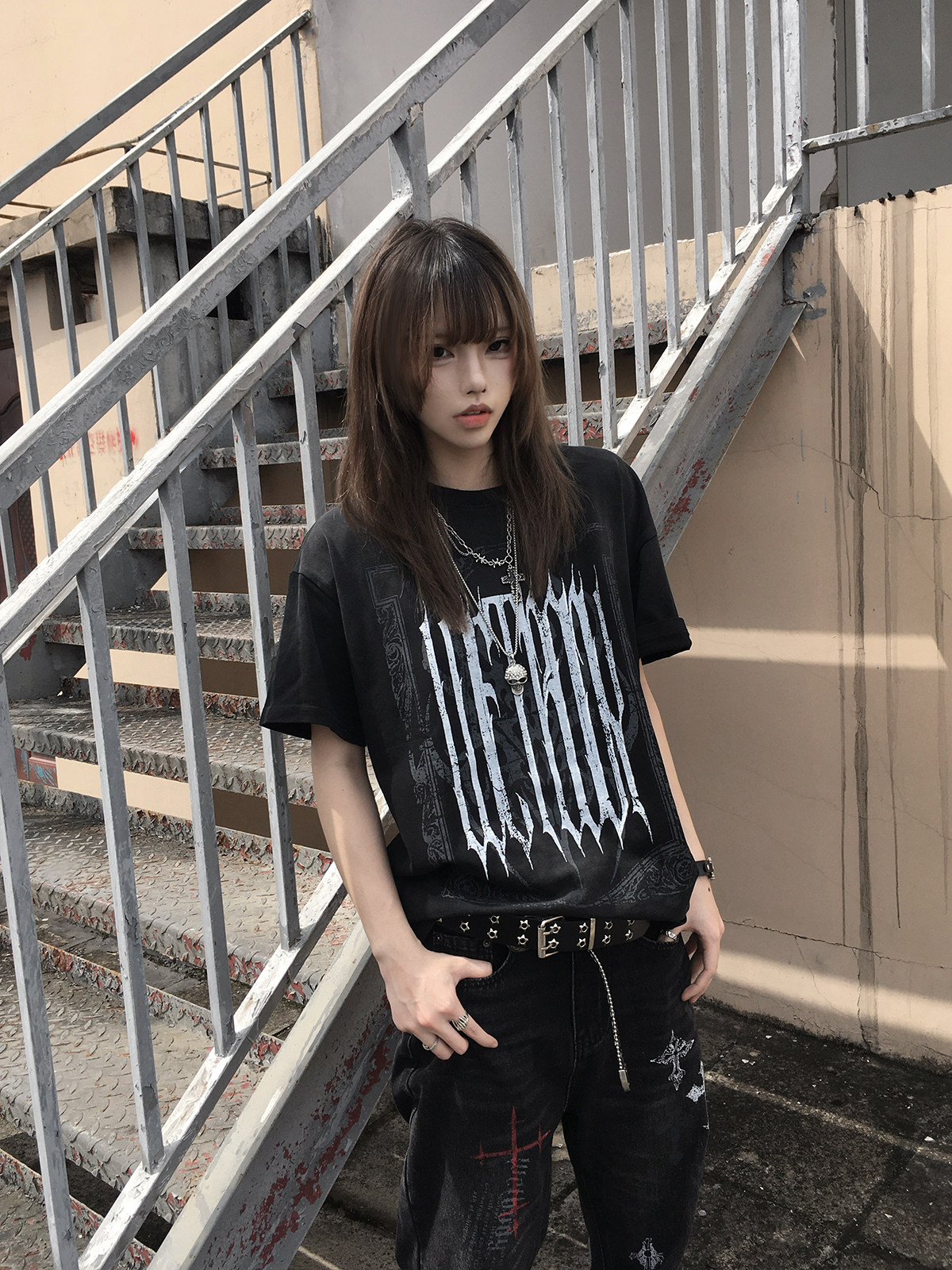 TIGHT SILHOUETTE SHORT-SLEEVED T-SHIRT MNW2095