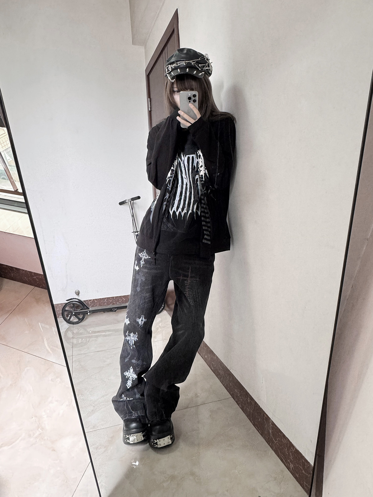 TIGHT SILHOUETTE SHORT-SLEEVED T-SHIRT MNW2095