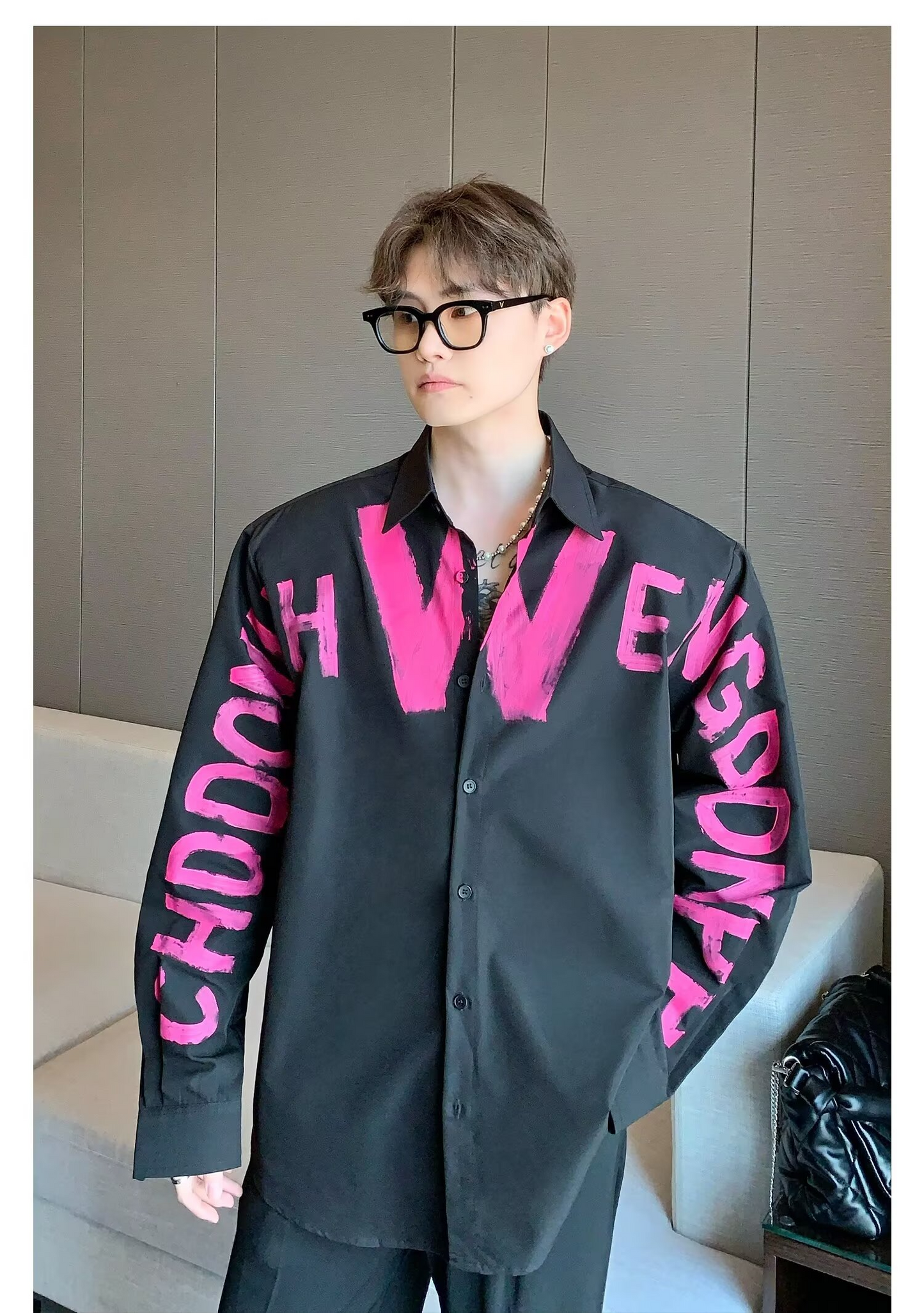GRAFFITI OVERSIZED LONG SLEEVE SHIRT MNW2107
