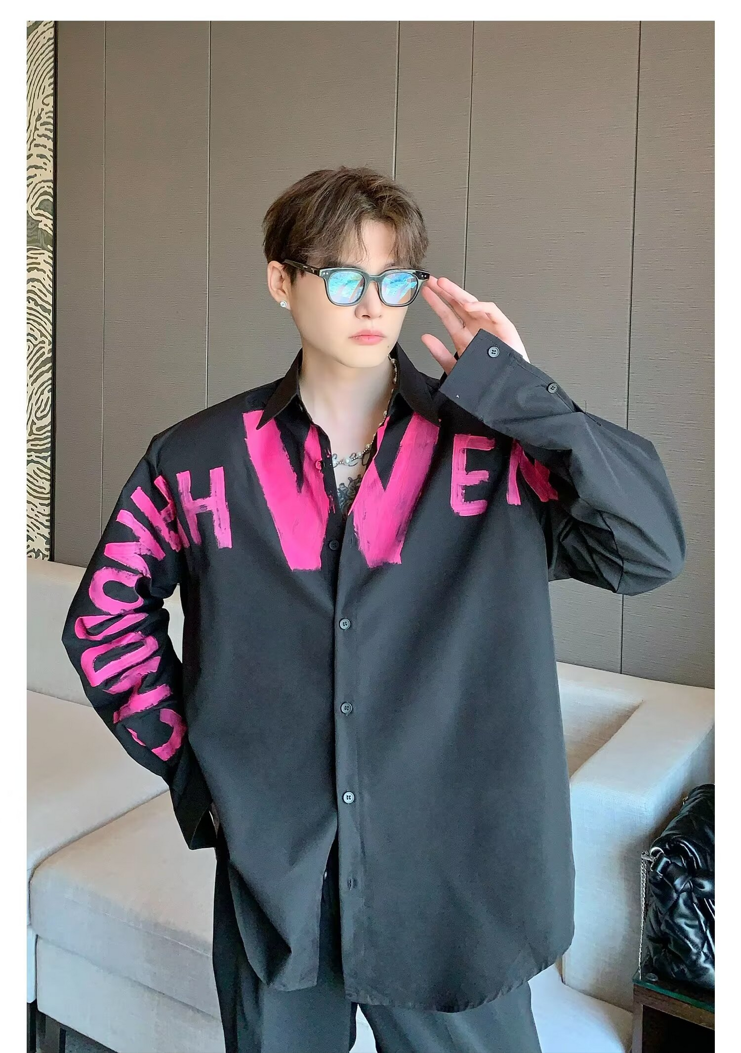 GRAFFITI OVERSIZED LONG SLEEVE SHIRT MNW2107