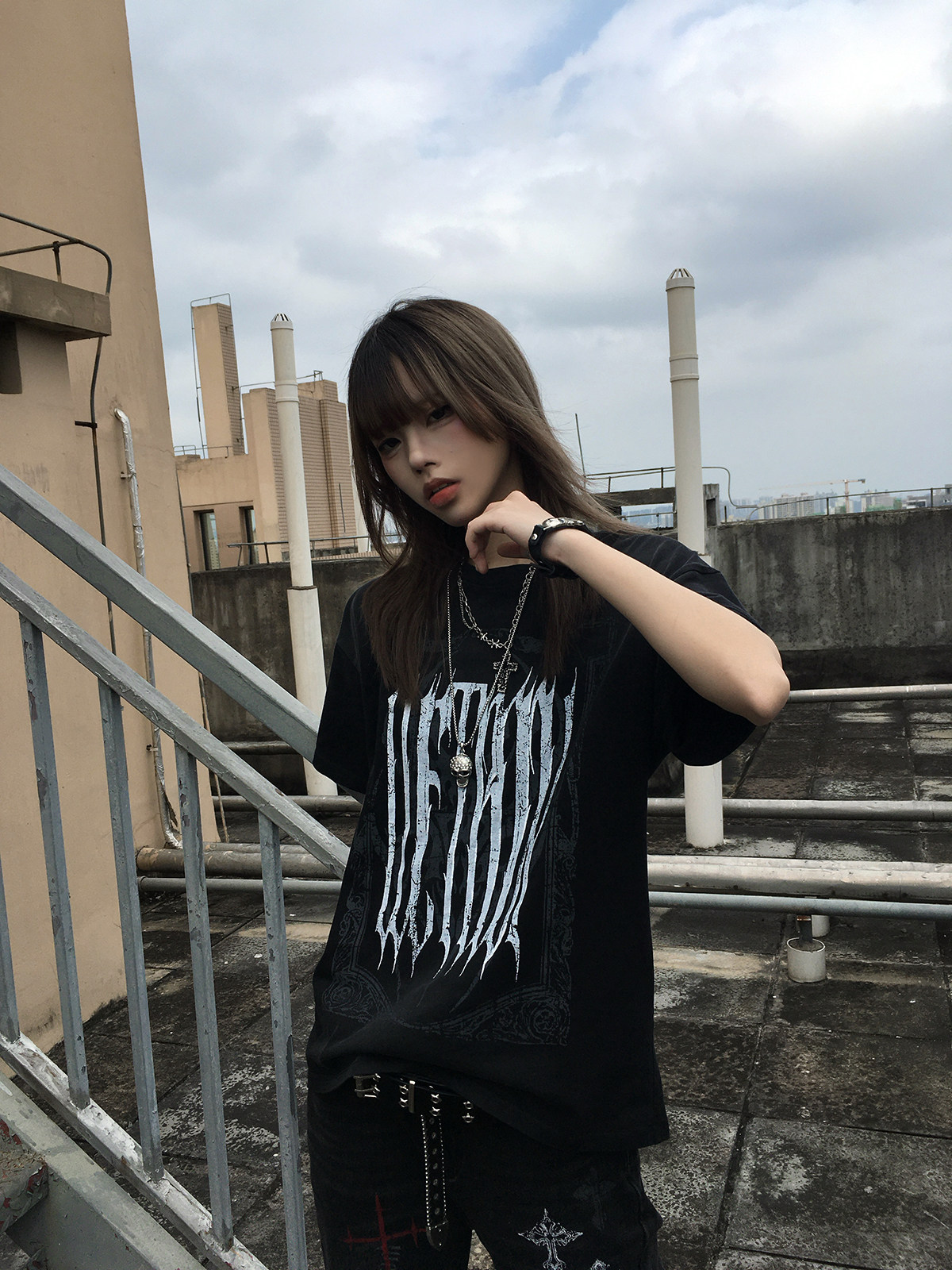 TIGHT SILHOUETTE SHORT-SLEEVED T-SHIRT MNW2095