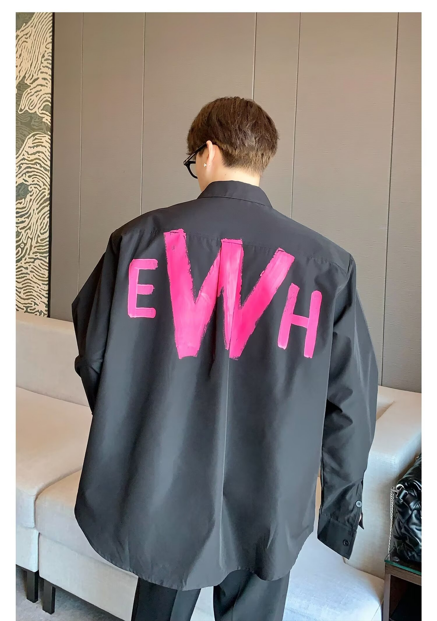 GRAFFITI OVERSIZED LONG SLEEVE SHIRT MNW2107