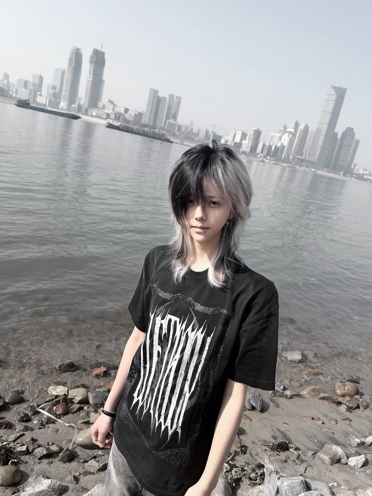 TIGHT SILHOUETTE SHORT-SLEEVED T-SHIRT MNW2095