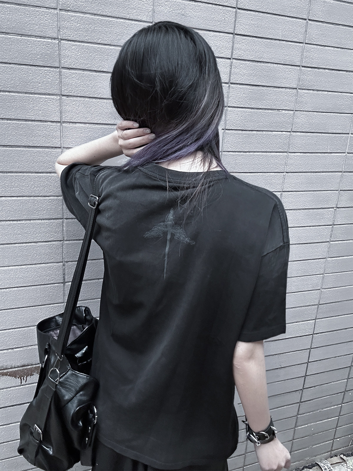 TIGHT SILHOUETTE SHORT-SLEEVED T-SHIRT MNW2095