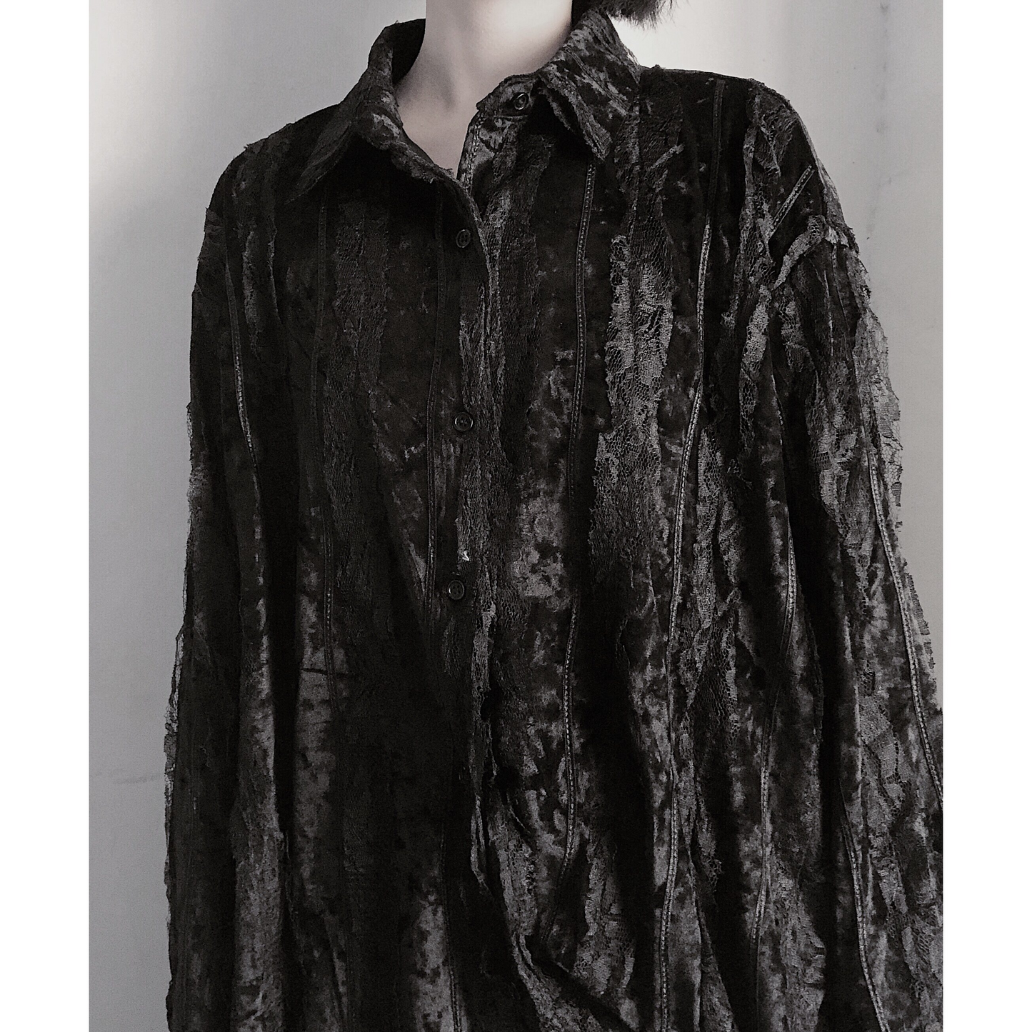 LACE DESIGN VELVET LOOSE SHIRT MNW2104