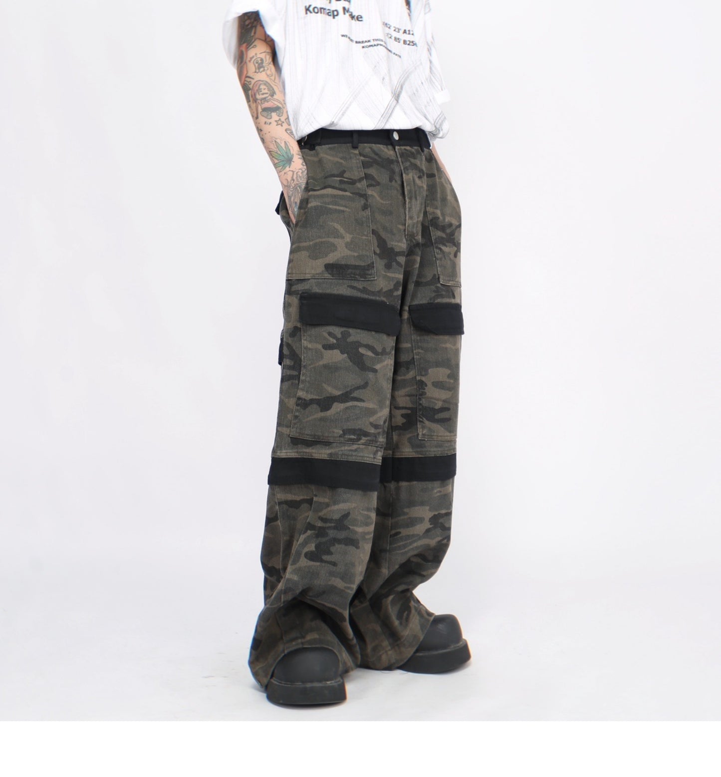 DIFFERENT MATERIAL CAMO PANTS MNW1861