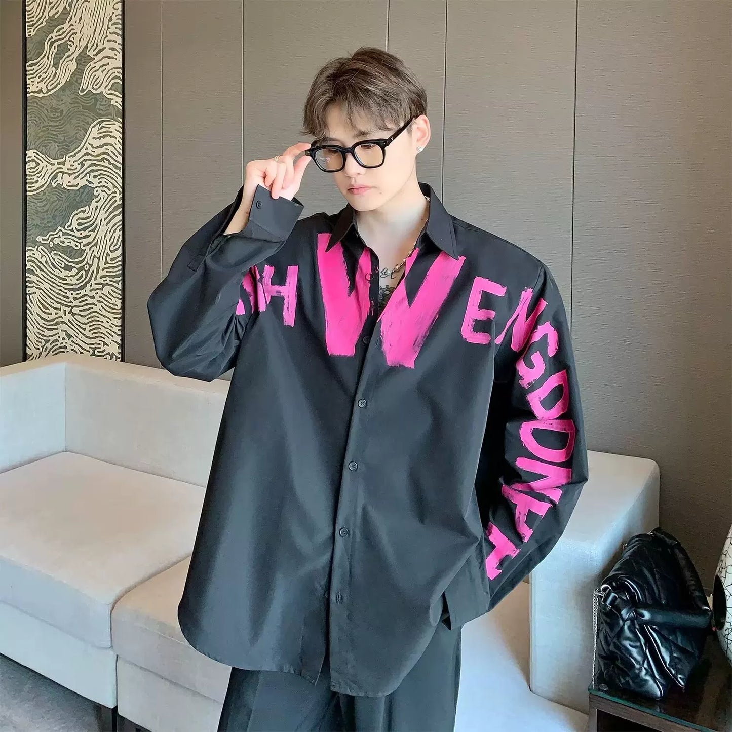 GRAFFITI OVERSIZED LONG SLEEVE SHIRT MNW2107