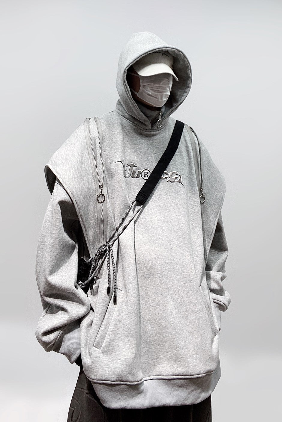 HIGH NECK ZIP HOODIE MNW1634