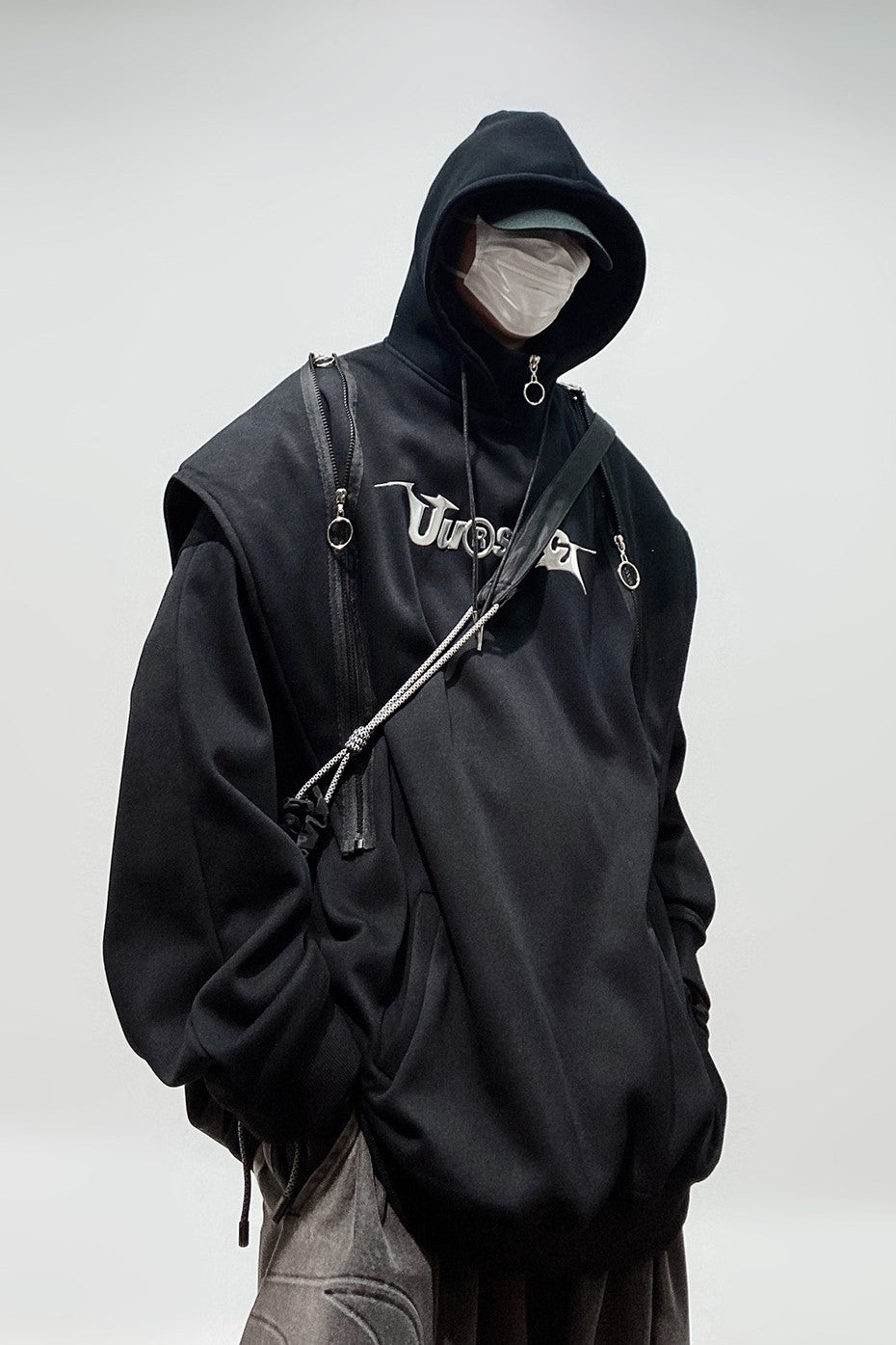 HIGH NECK ZIP HOODIE MNW1634