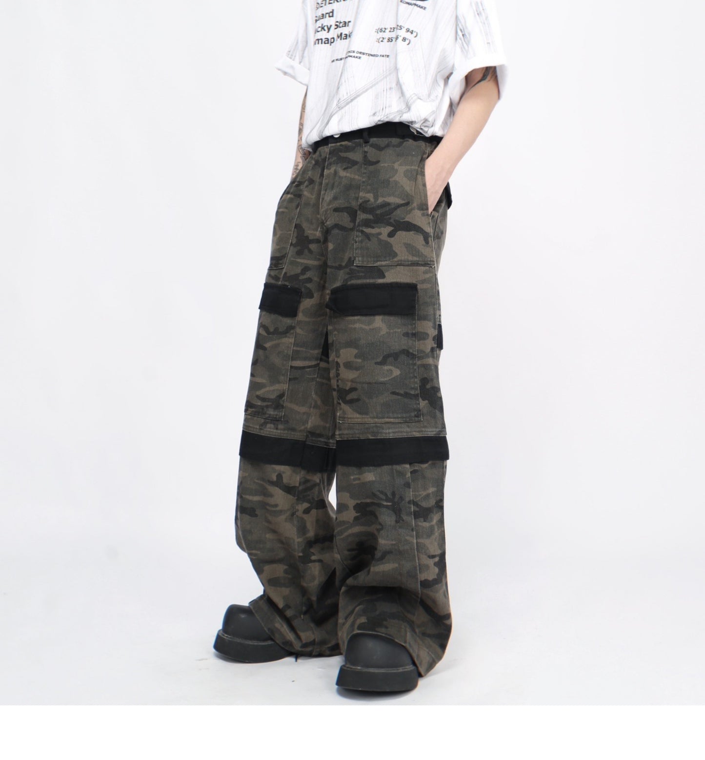 DIFFERENT MATERIAL CAMO PANTS MNW1861