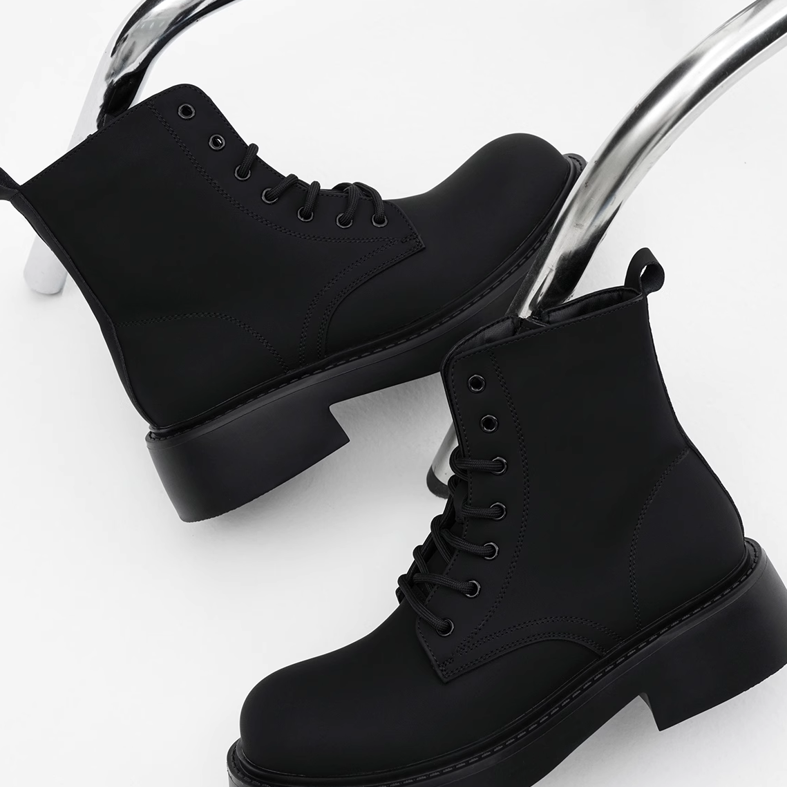 SIDE ZIP LACE UP BLACK BOOTS MNW1514