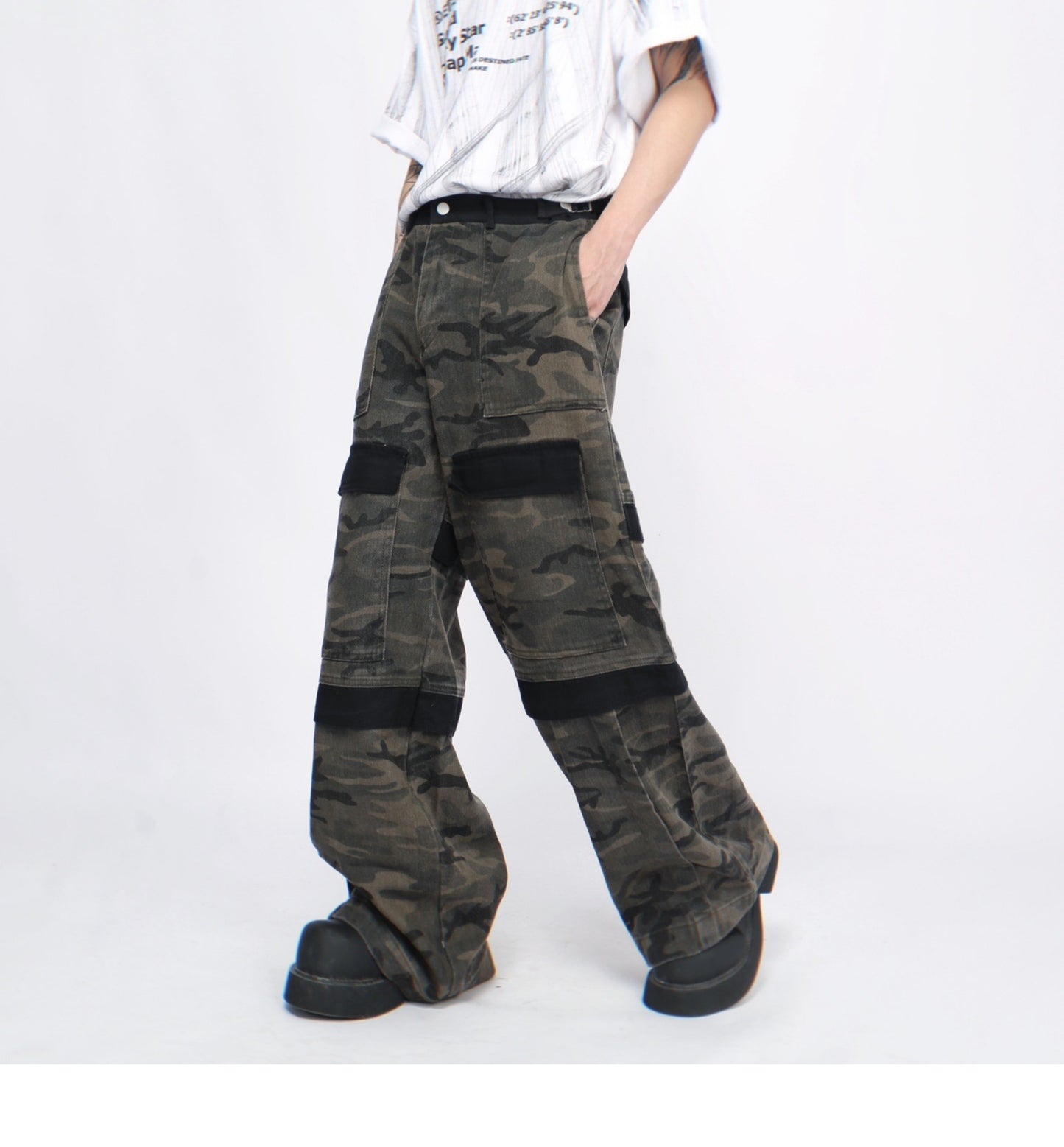 DIFFERENT MATERIAL CAMO PANTS MNW1861