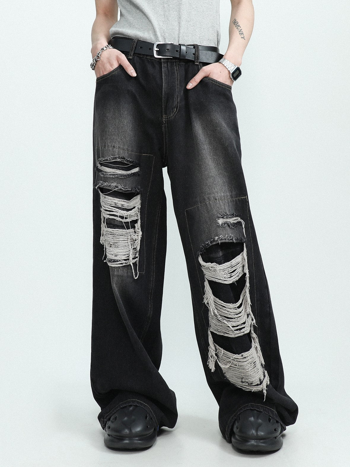 ASYMMETRIC DAMAGED DENIM PANTS MNW386